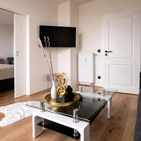 Royal Haus 3- Balkon Nahe Zeisigwald Appartement *